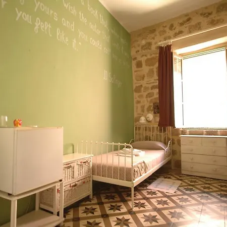 Attiki Otel *