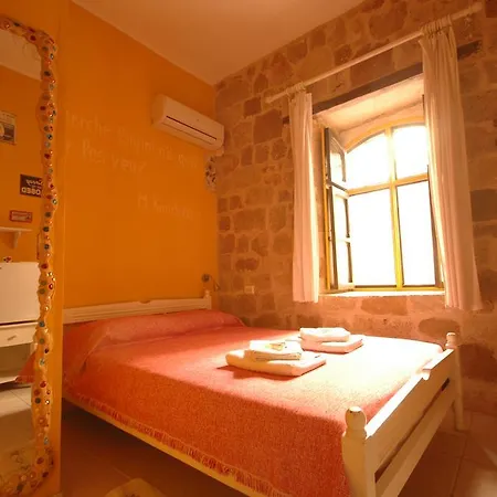 Otel Attiki